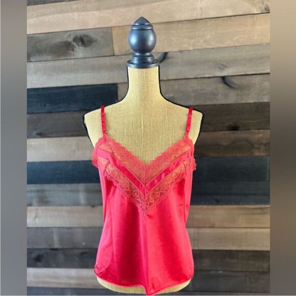 Vanity-fair Women's Red Vest - Picture 2 of 9